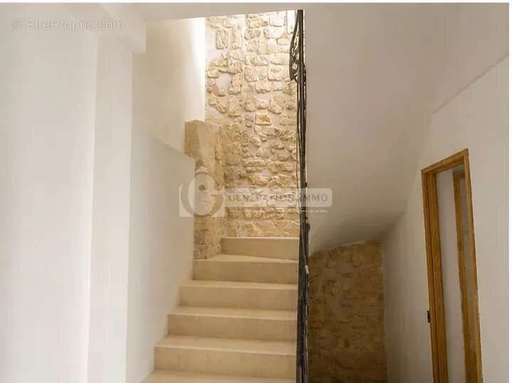 Maison de caractêre à vendre sur arles - photo 5