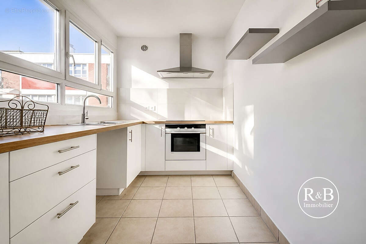 Appartement à LES CLAYES-SOUS-BOIS