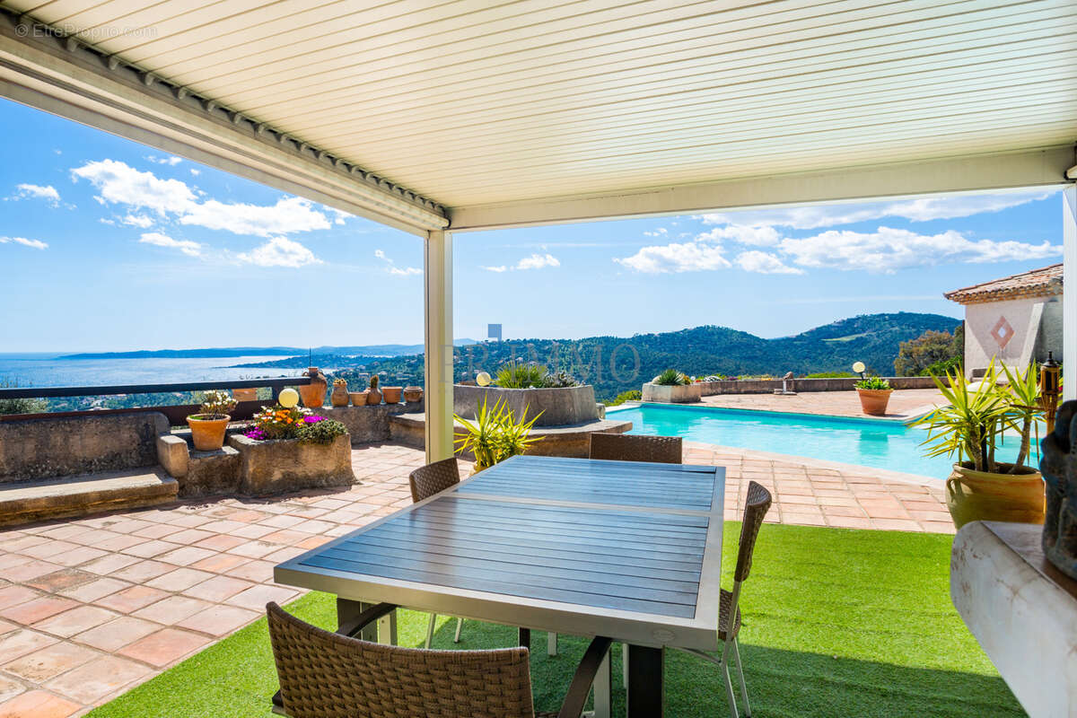 Maison à LES ISSAMBRES