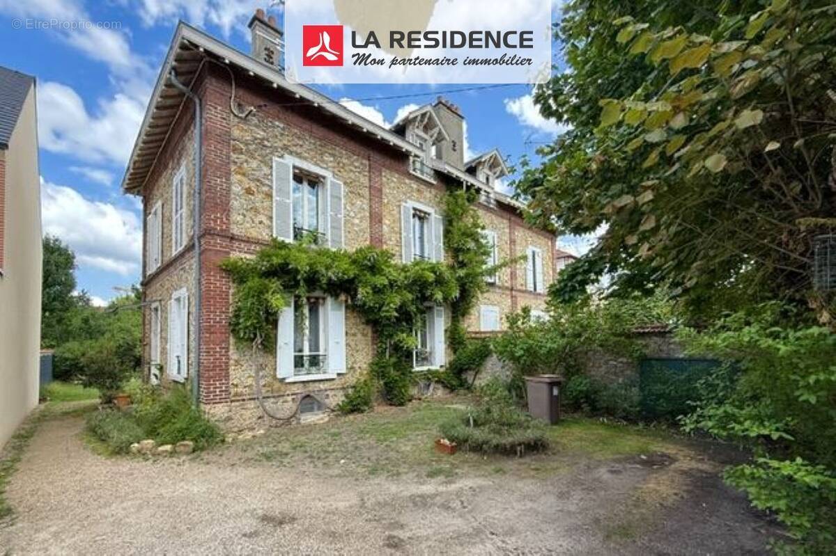 Maison à BEAUCHAMP