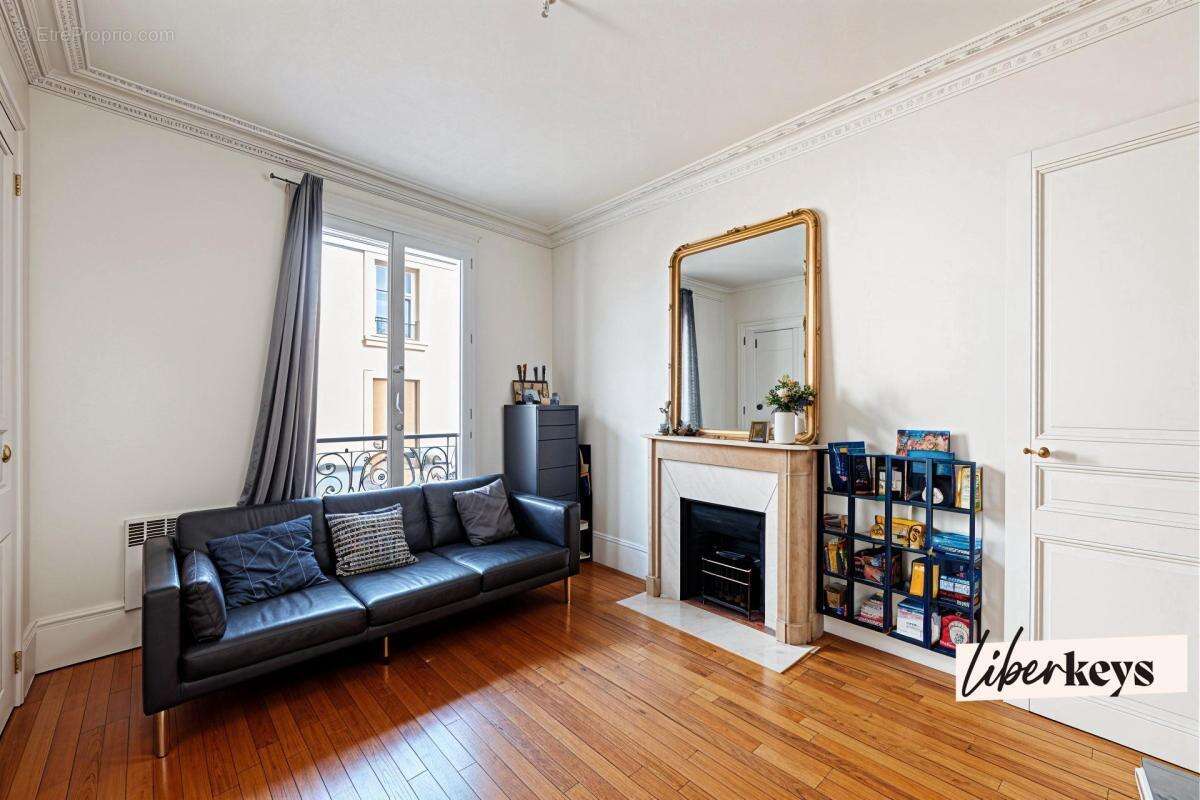 Appartement à PARIS-17E