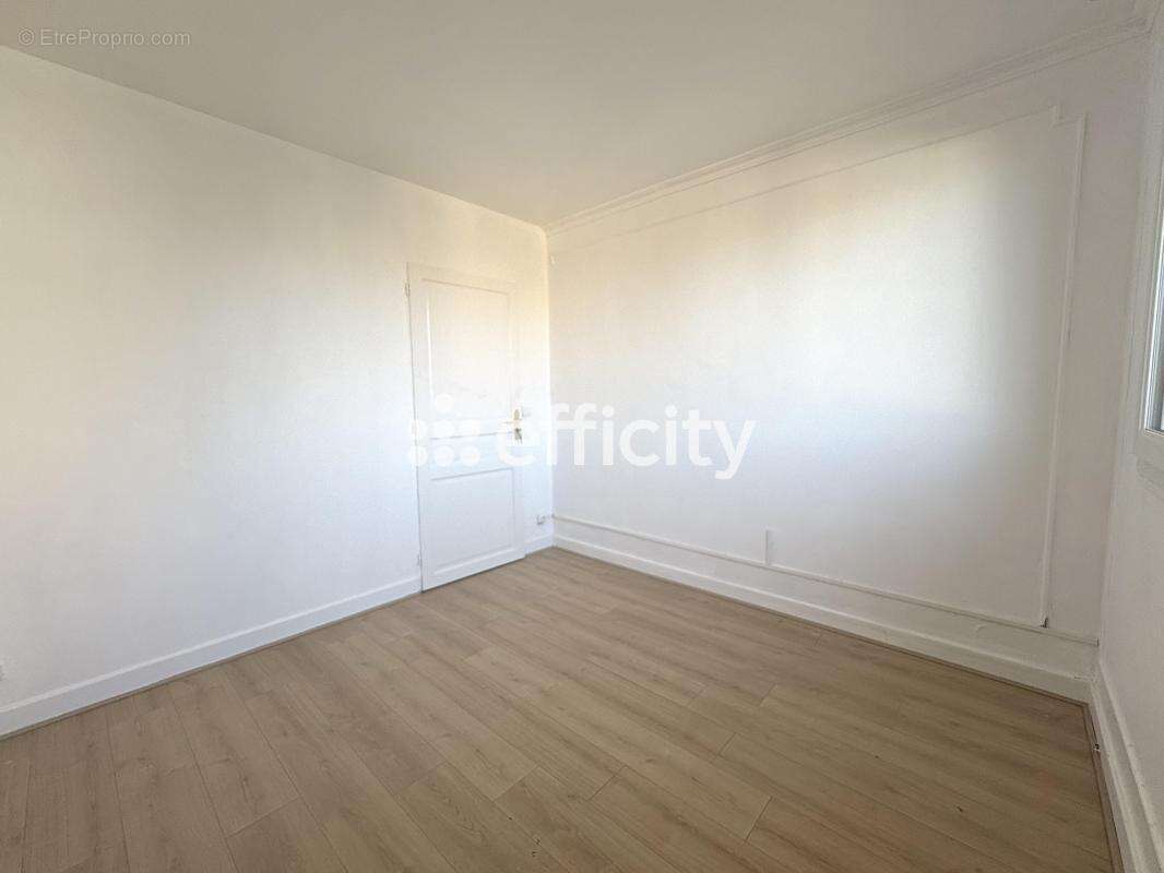 Appartement à ENGHIEN-LES-BAINS