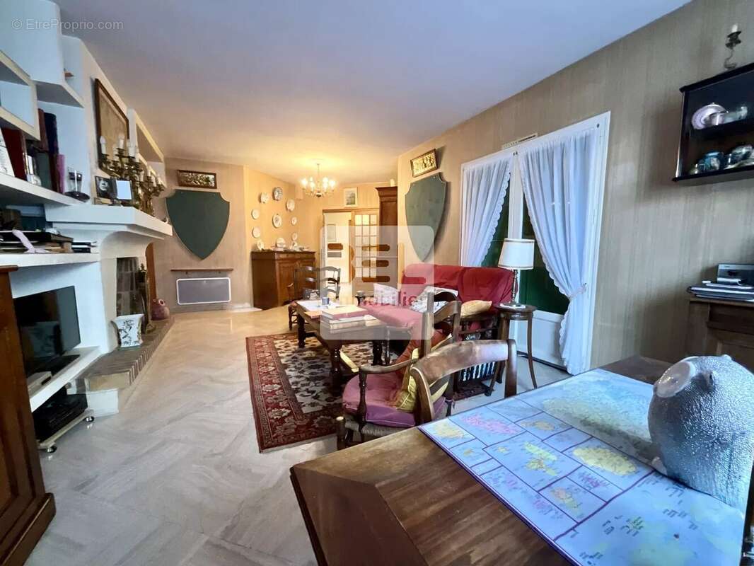 Maison à BAGNOLS-SUR-CEZE