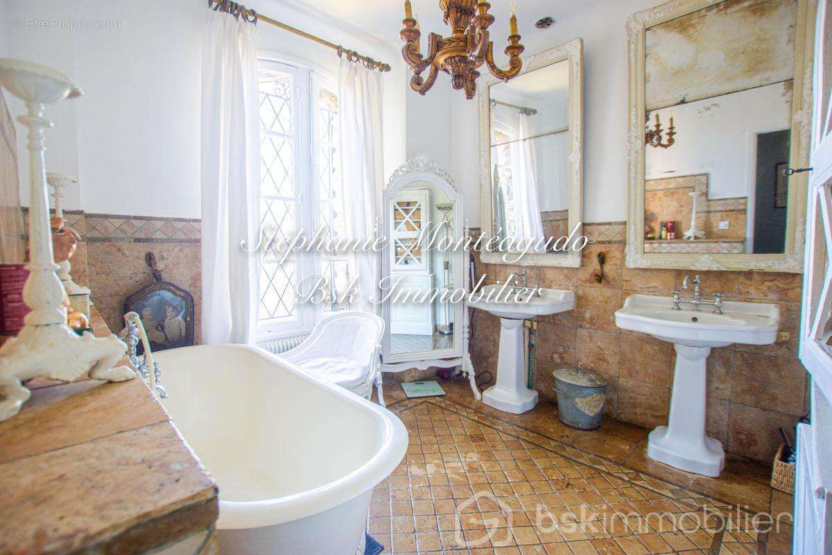 Demeure de charme début 1900 avec grand jardin, piscine, et sous-sol ! - photo 18