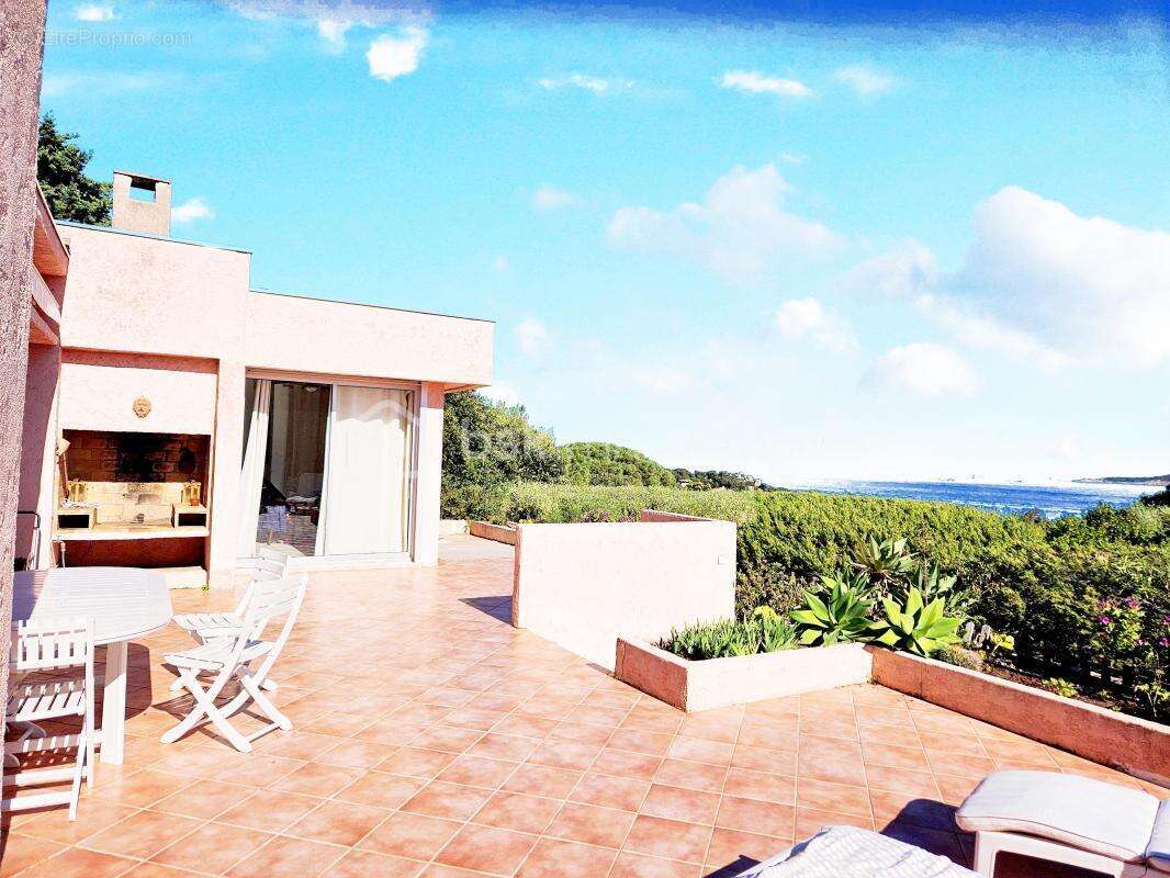Villa face à la mer - Domaine privé de Cala Rossa - photo 5
