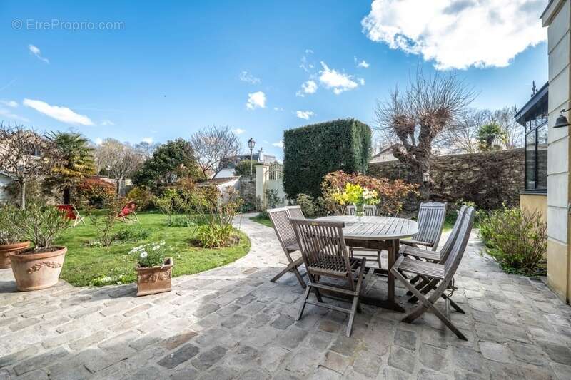 Maison à LOUVECIENNES