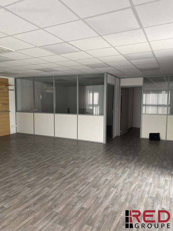 Commerce 165 m² à Aubagne  - photo 2