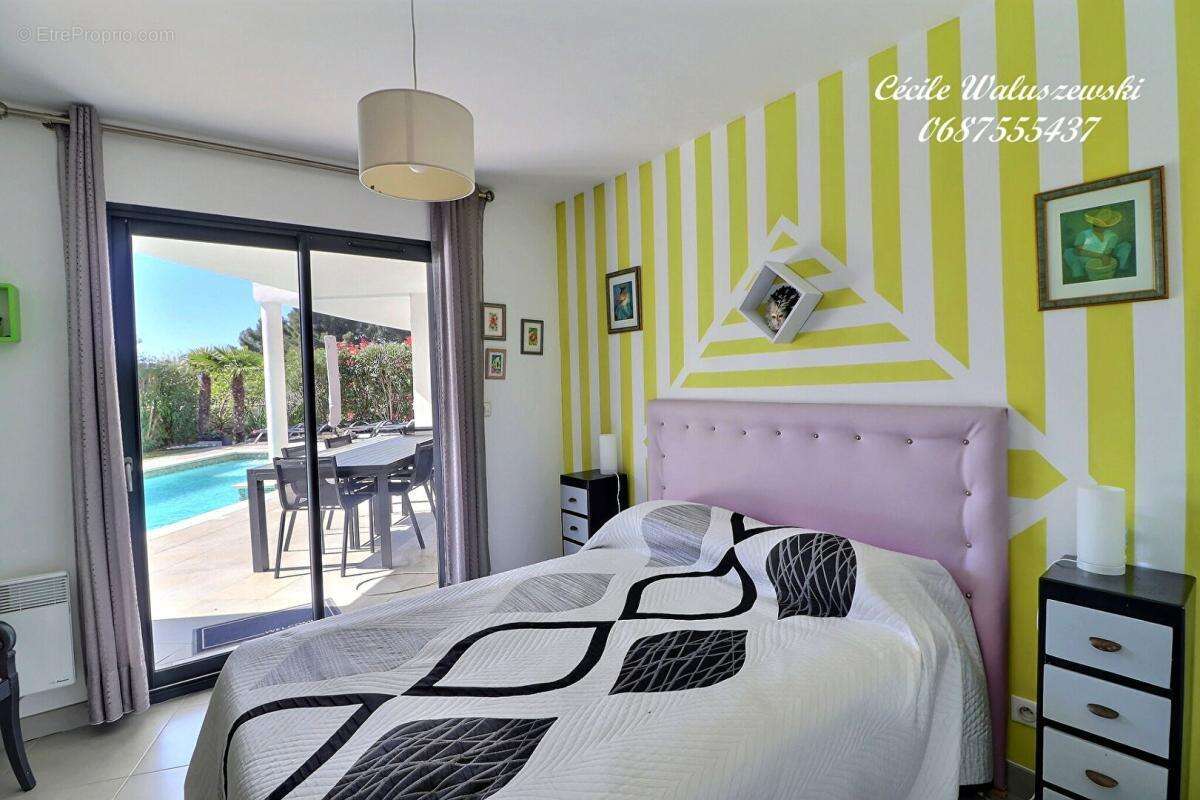 Maison à SAINT-CYR-SUR-MER