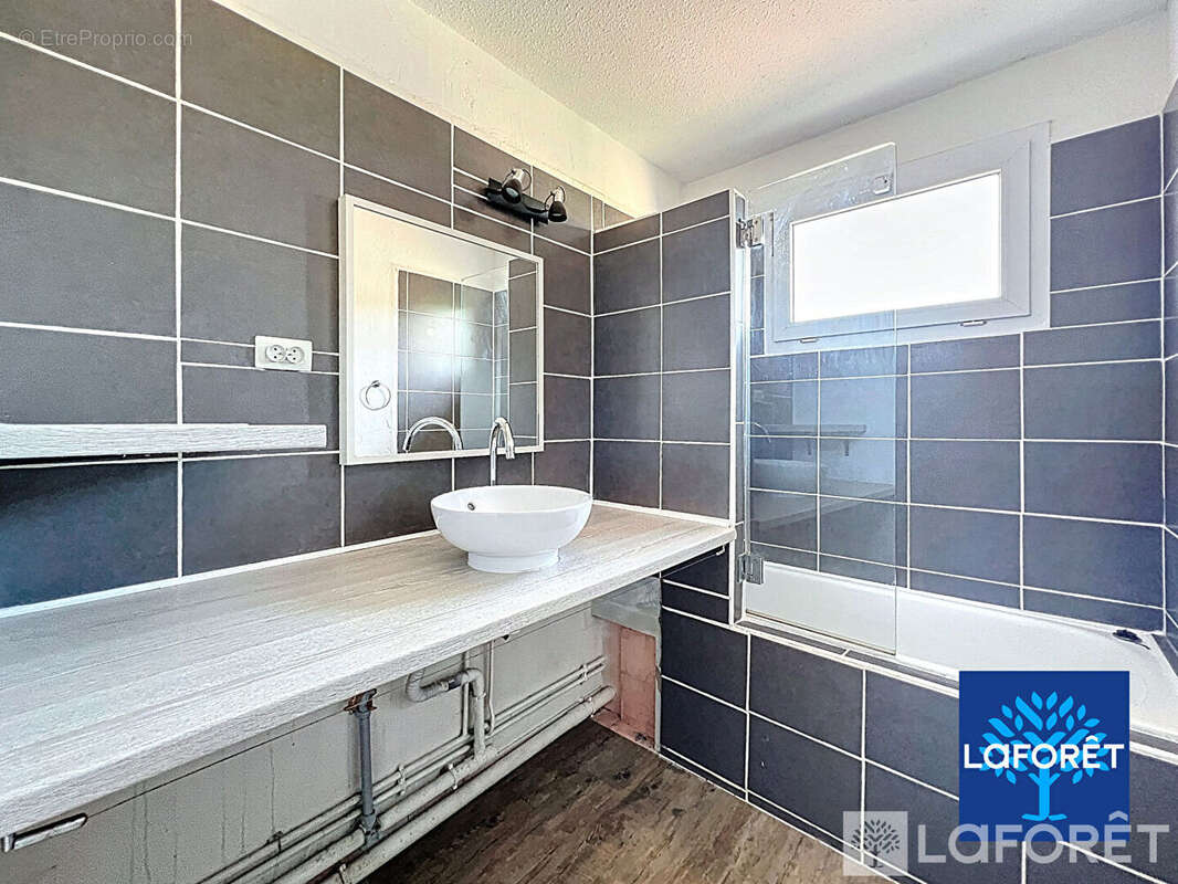 Appartement à SAINT-GENIS-LAVAL