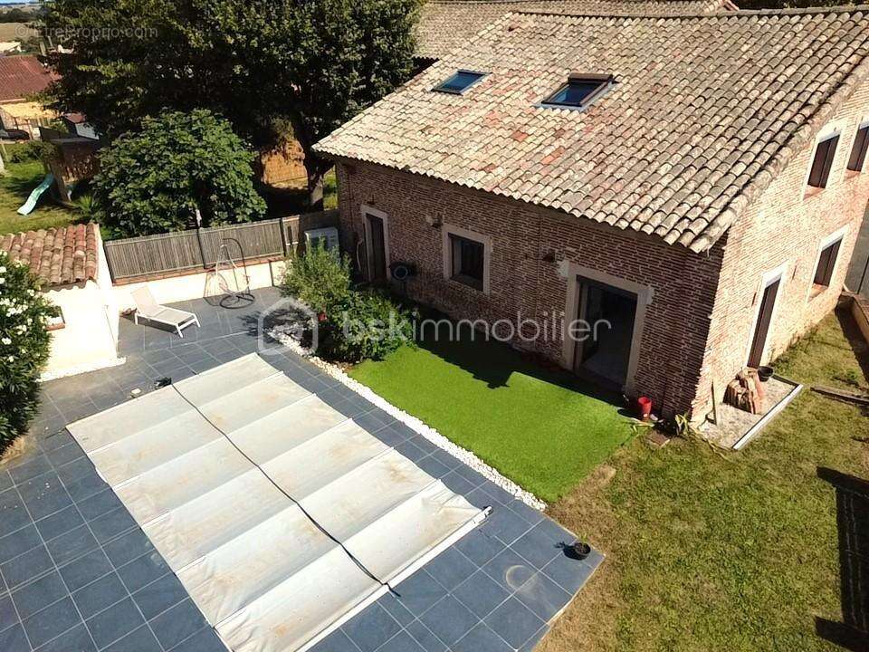 Maison à LAPEYROUSE-FOSSAT