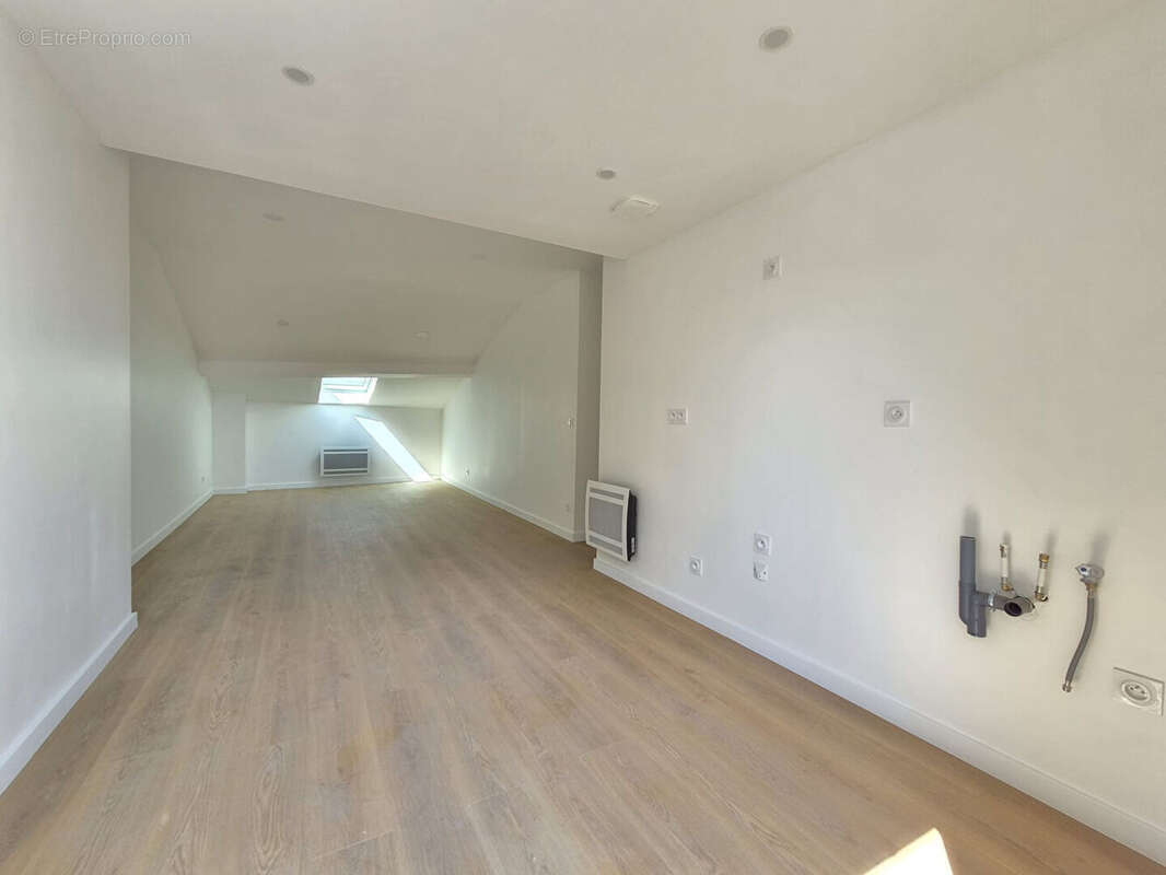 T2 49m² rénové avec terrasse Sud de 14 m² - photo 6