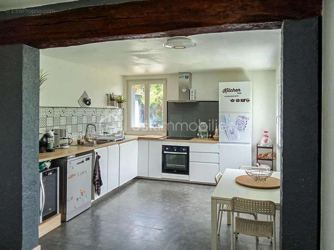 Maison à BEAUMONT-LA-RONCE