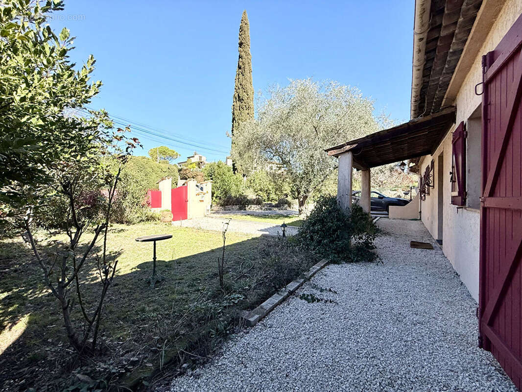 Maison à MOUGINS