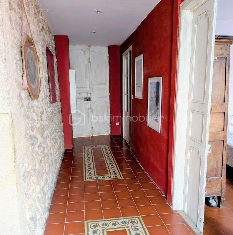 Propriété de prestige de 406 m² avec voûtes d'exception, cour et terrasses - photo 5