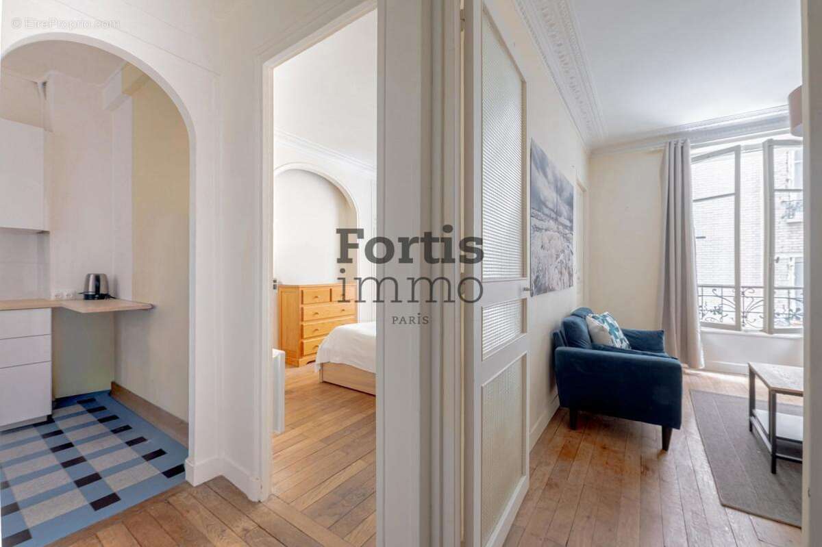 Appartement à PARIS-15E
