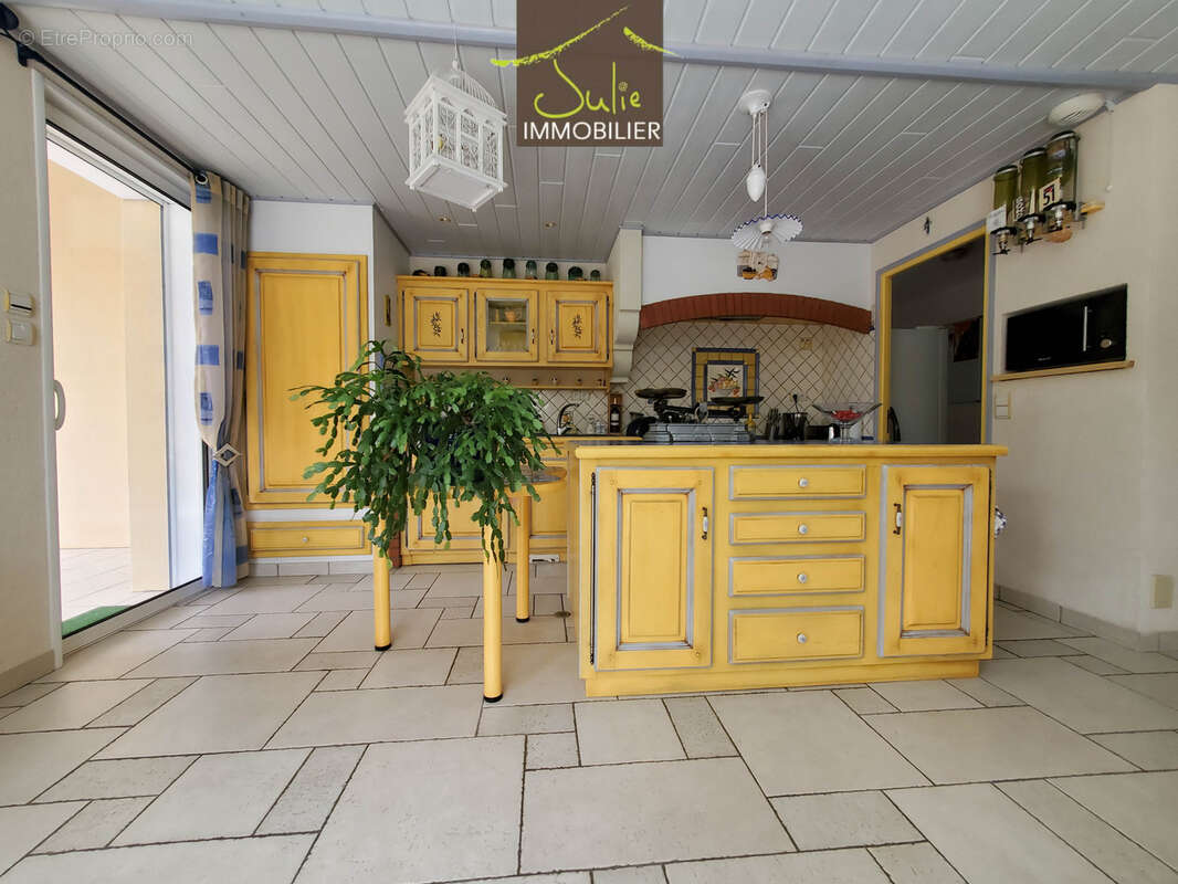 Maison à LA CHAPELLE-SAINT-LAURENT