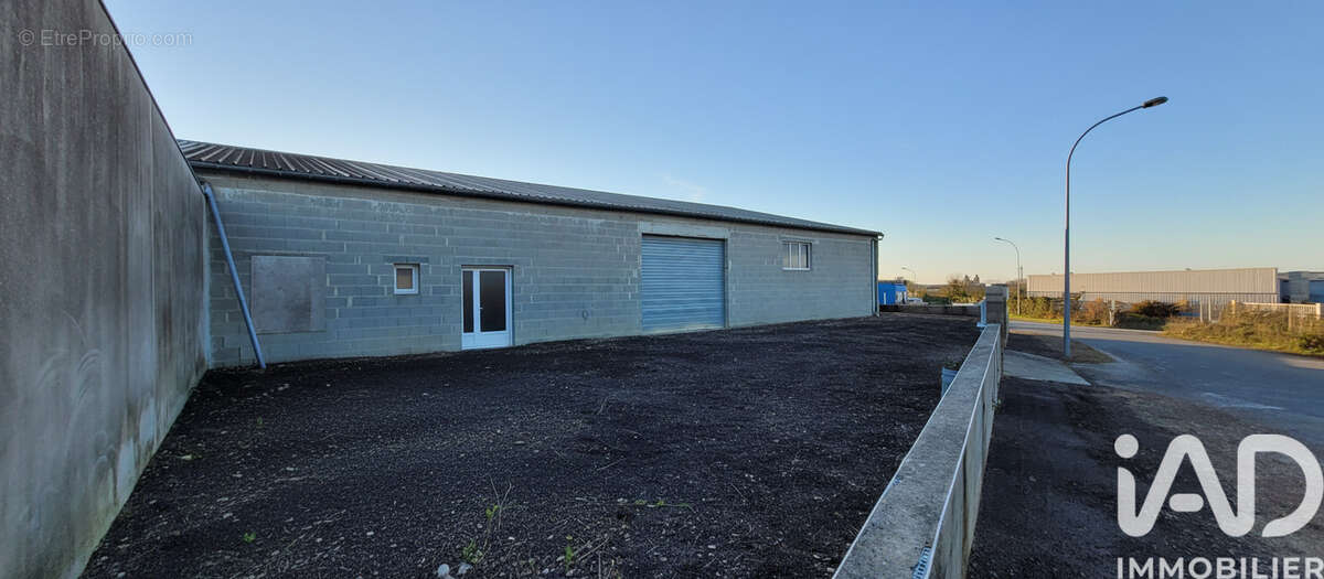 Photo 3 - Parking à SAINT-JEAN-D&#039;ANGELY