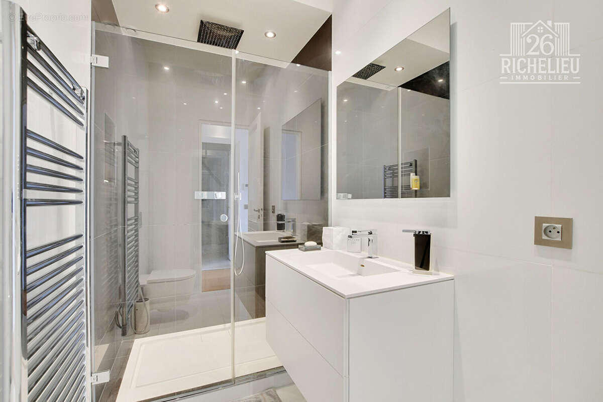 Appartement d'exception  de 210 m2  Avenue Foch vue Tour Eiffel - photo 11