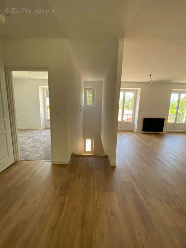 Maison à CARSAC-AILLAC