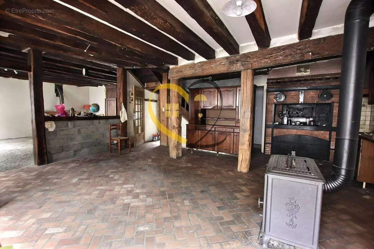 Maison à IVOY-LE-PRE