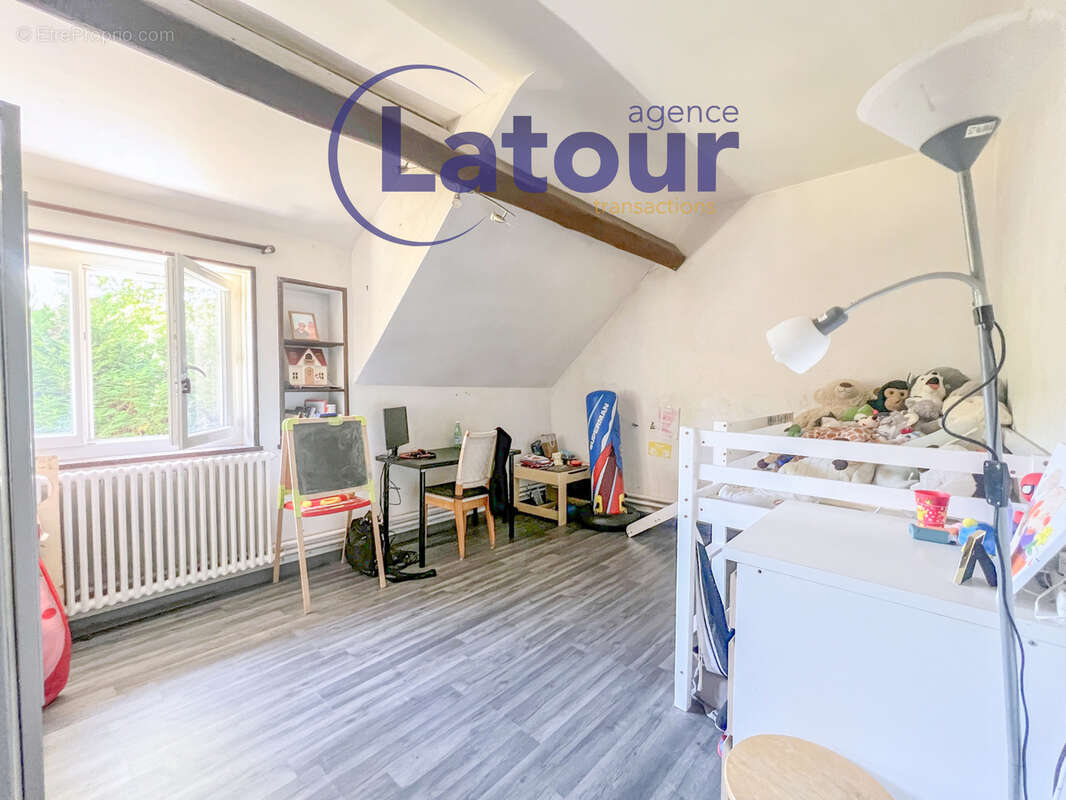 Maison familiale avec grand terrain  situee a bazainville - photo 7