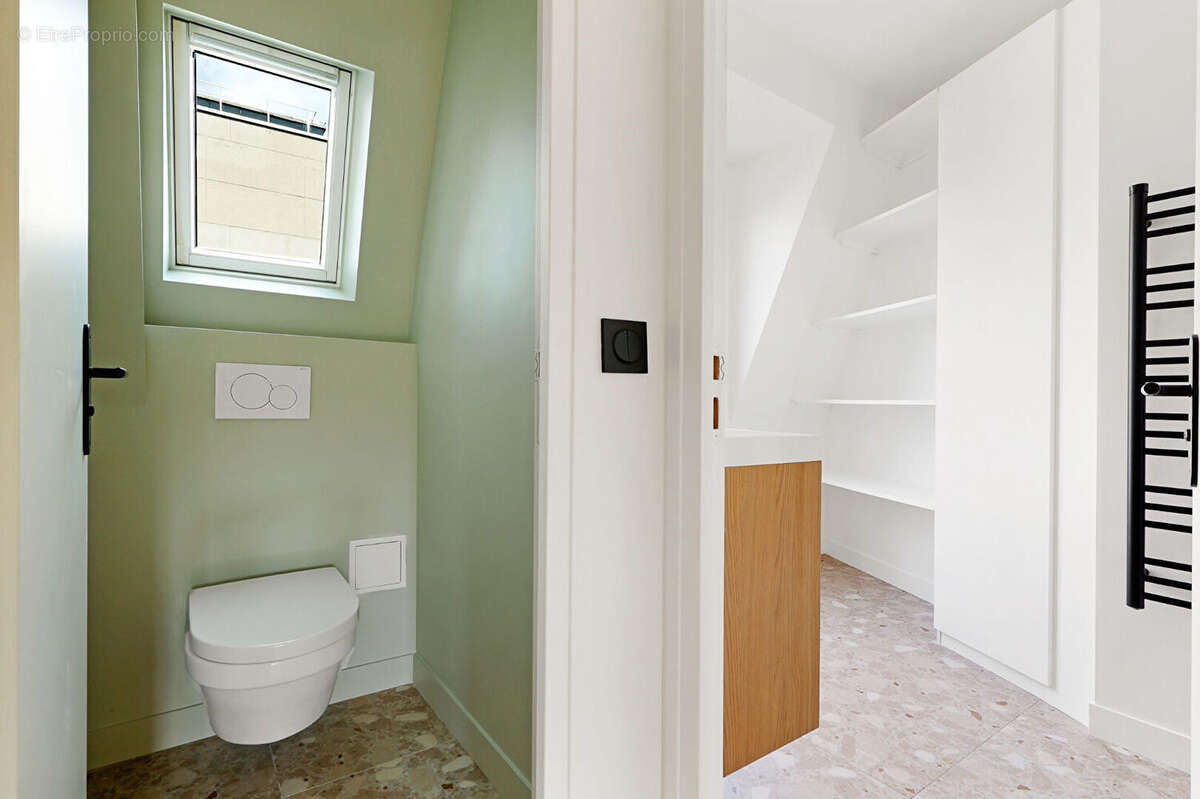 Appartement à PARIS-16E