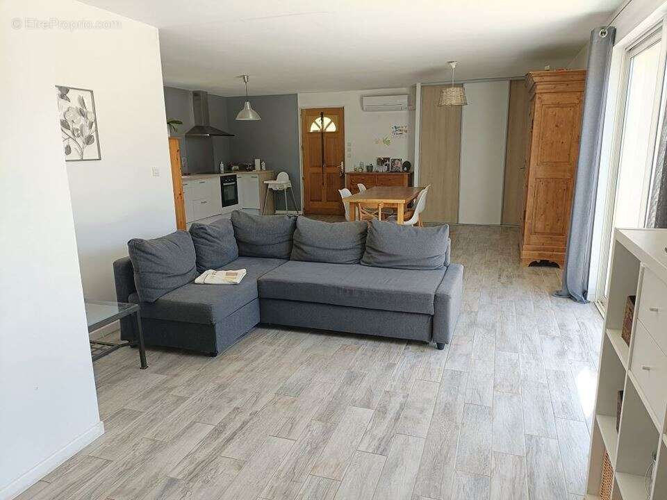 Maison à FOX-AMPHOUX