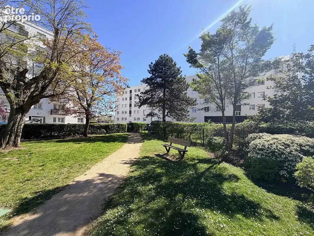 Appartement à SARTROUVILLE