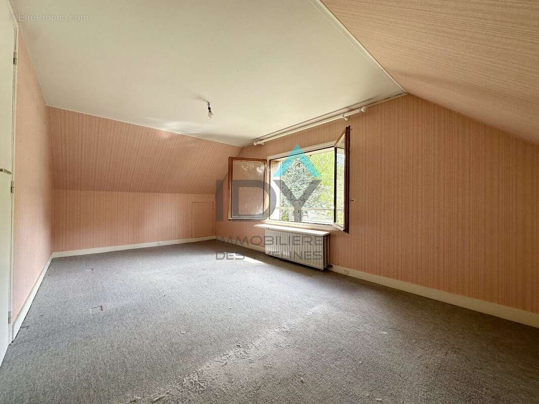 LE PECQ - Domaine de Grandchamp .Maison 175 m2 5 chambres - Au calme - photo 6
