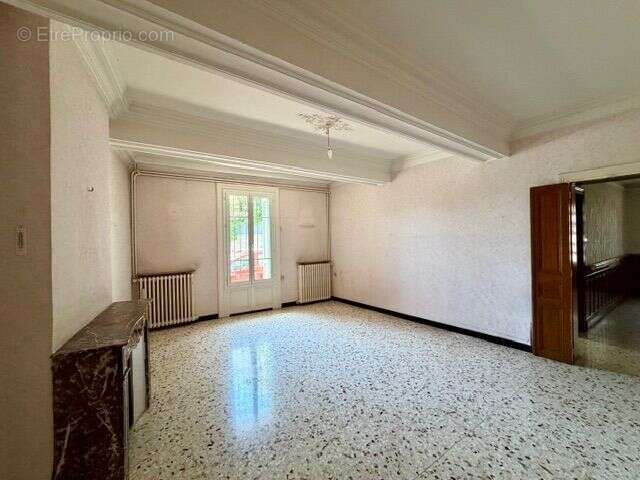 Maison 183 m² à Saint-Aunes  - photo 3