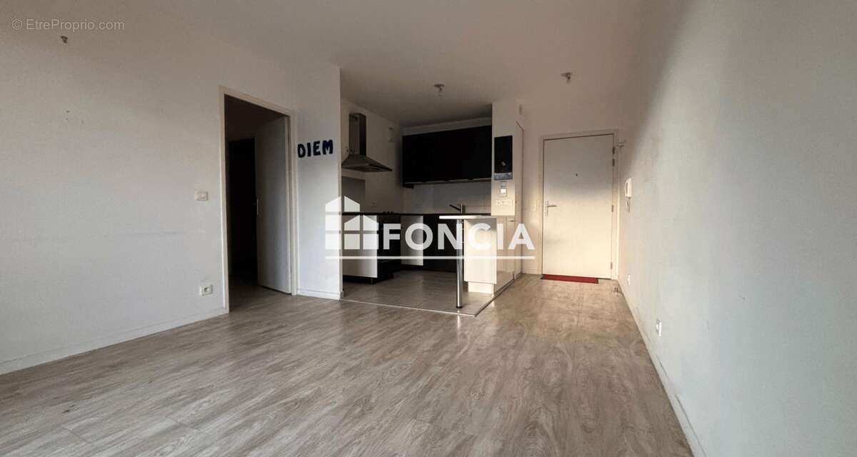 Appartement à FLEURY-MEROGIS