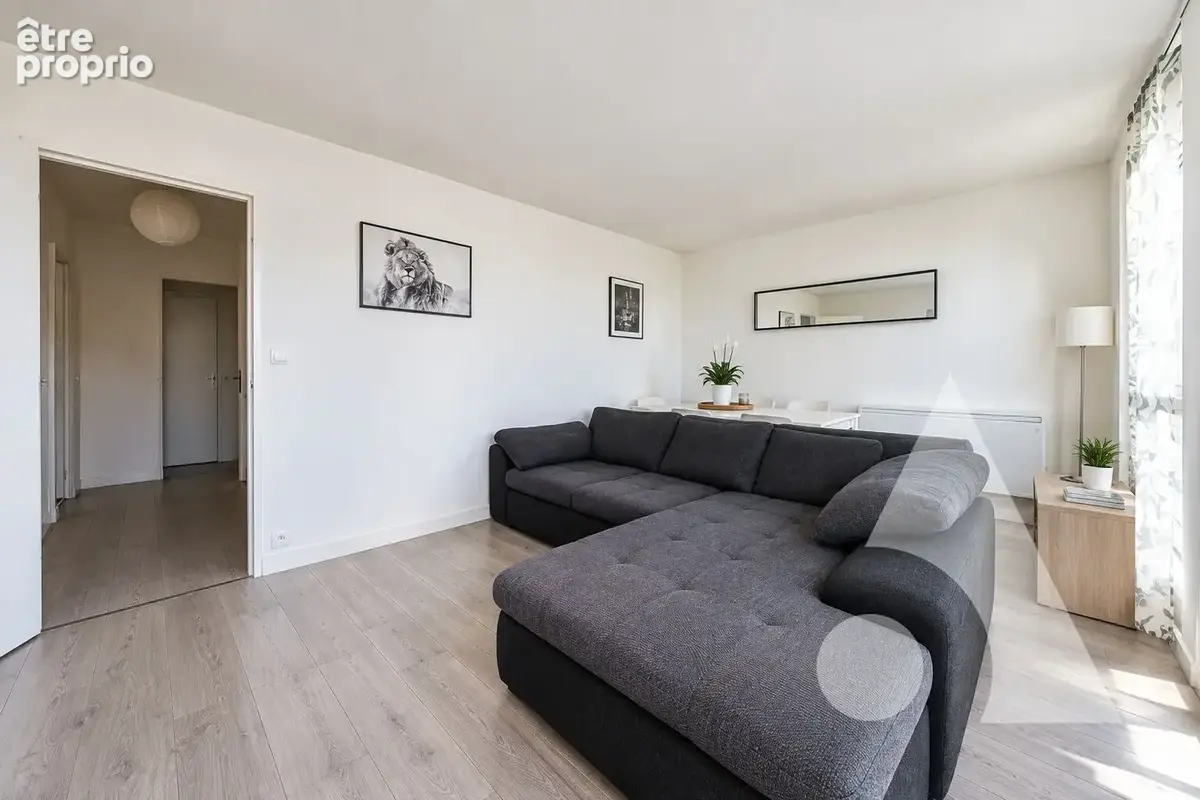 Appartement F4 avec terrasse et box. - photo 3