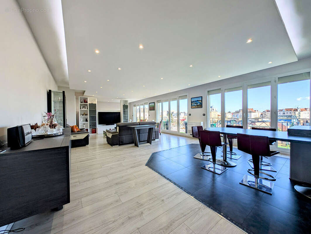 Appartement à MAISONS-LAFFITTE