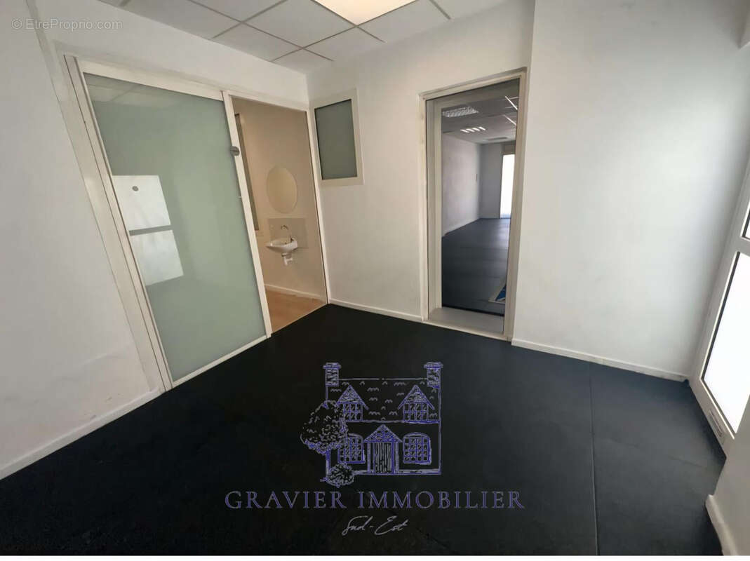 Commerce à LA SEYNE-SUR-MER