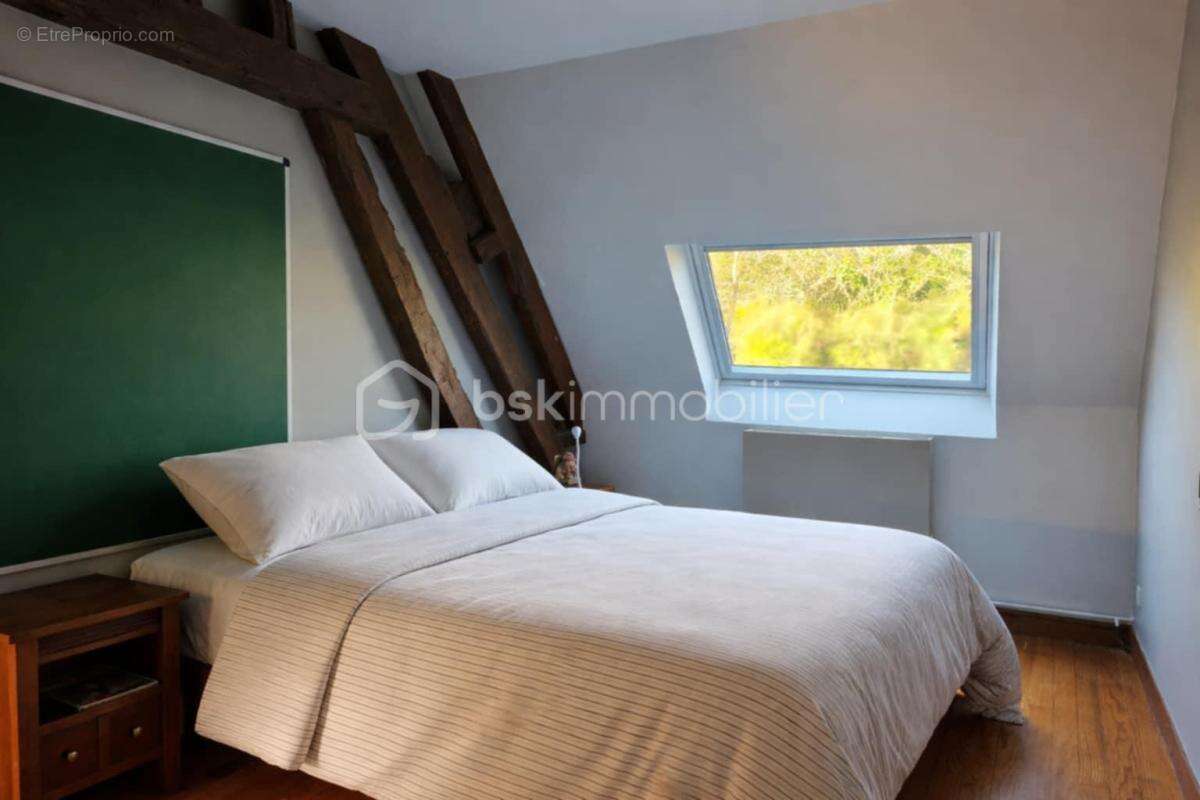 A vendre - Maison du 17éme siècle entièrement rénovée de 217 m2 - photo 12