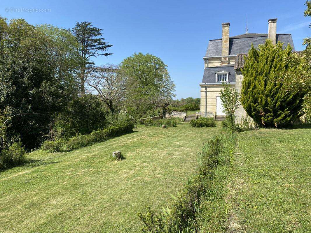 Maison à MONTAGNE