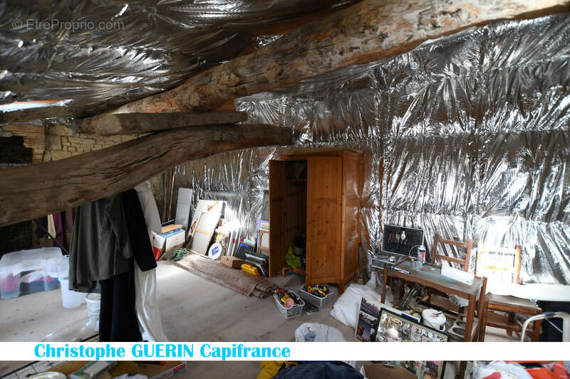 Maison à vendre maison proche de Saint-Amant de Boixe (16) - photo 11
