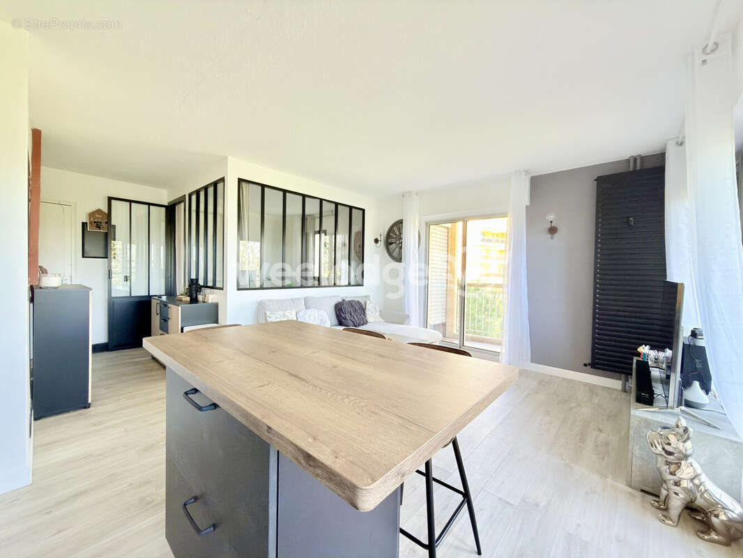 Appartement à MANDELIEU-LA-NAPOULE