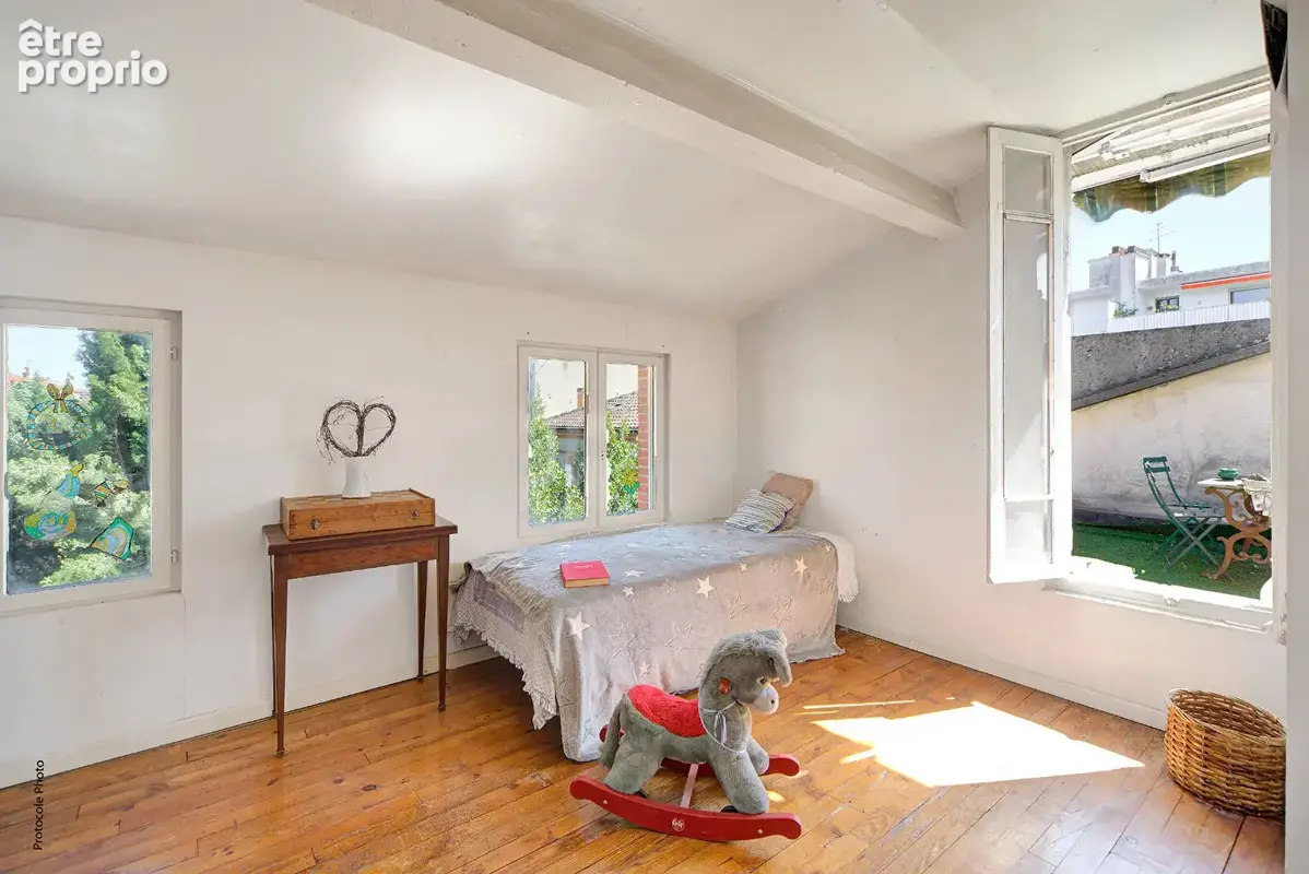 Maison aux Chalets T6 de 143 m2 avec garage studio indépendant et terrasses - photo 9