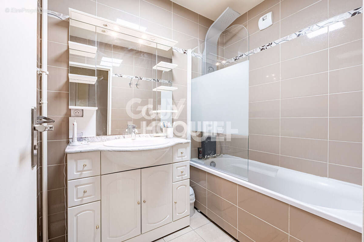 Appartement à GENNEVILLIERS