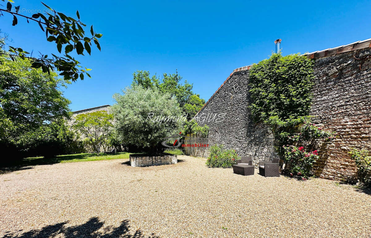 Maison à PORT-SAINTE-FOY-ET-PONCHAPT