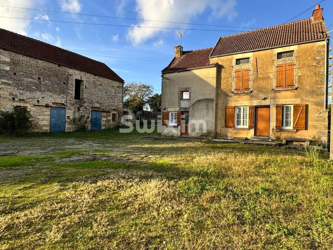 Maison à MONTBARD