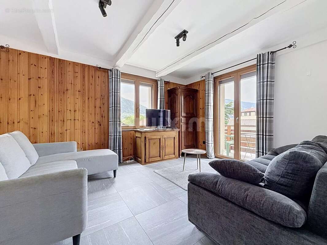Grande maison composee de 2 appartements et garage - photo 16