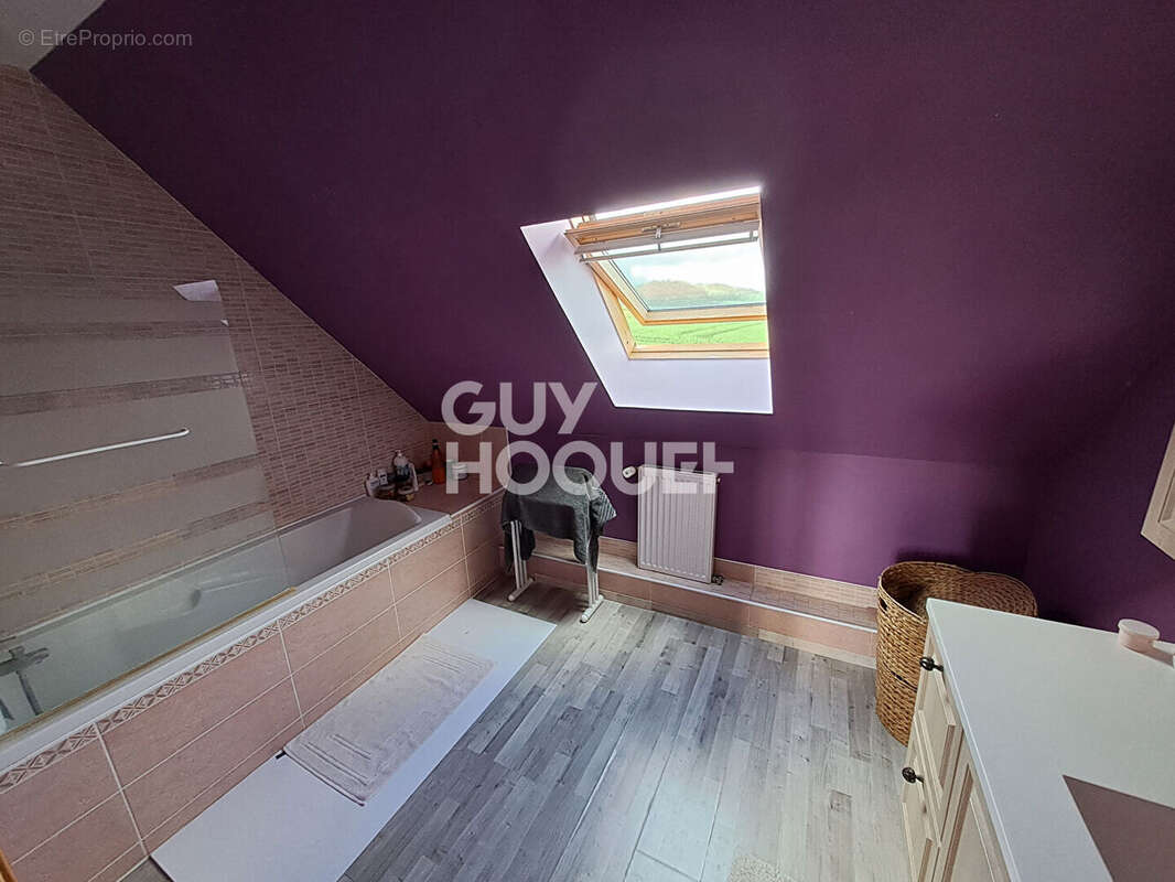 Maison à VAILLY-SUR-AISNE