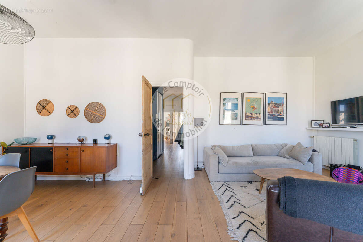 Appartement à MARSEILLE-6E