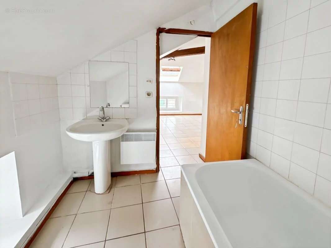 Appartement T1 – Opportunité  – Centre de Tarascon-sur-Ariège - photo 2