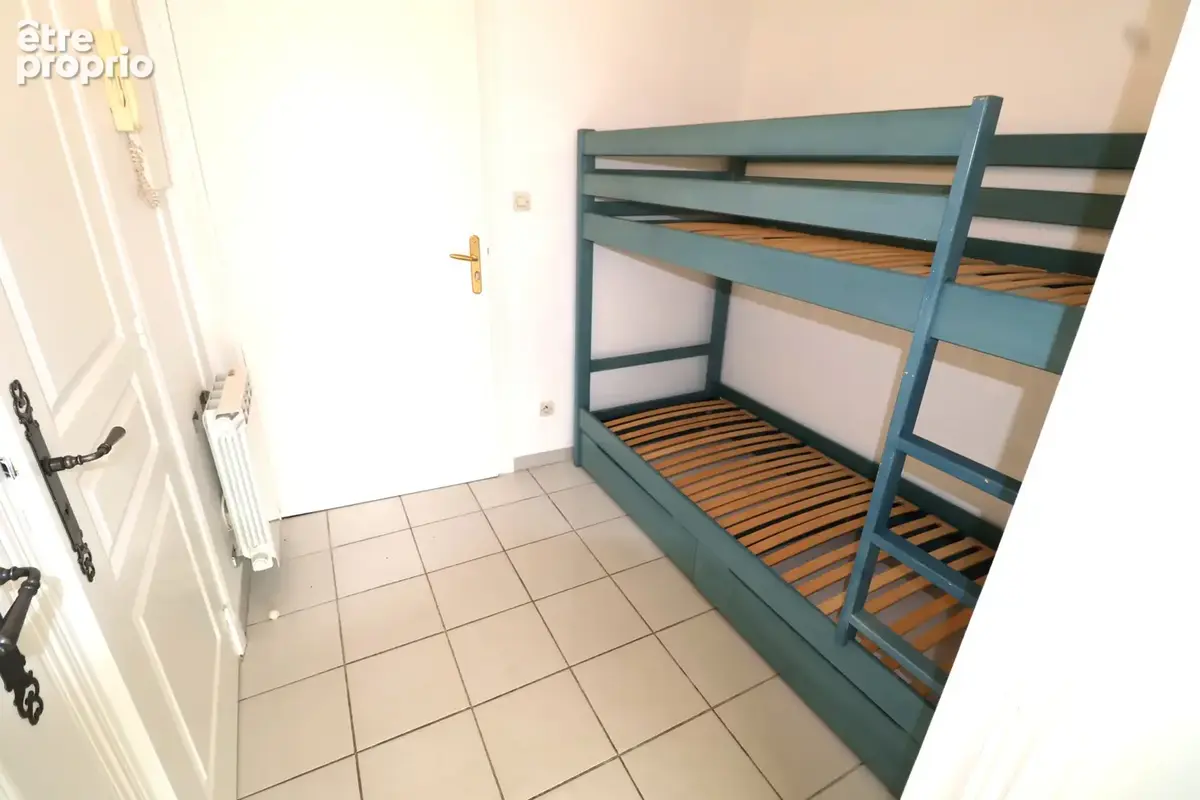 Proche plage grand studio cabine de 32.07m2 avec bclaon sud, cave et parking couvert - photo 6