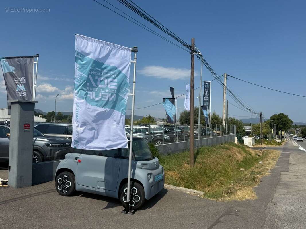 Commerce 150 m² à Roquebrune-Sur-Argens  - photo 2