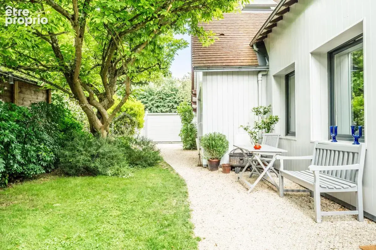 Maison familiale de 150m2 - Quartier résidentiel recherché à Vaucresson - photo 13