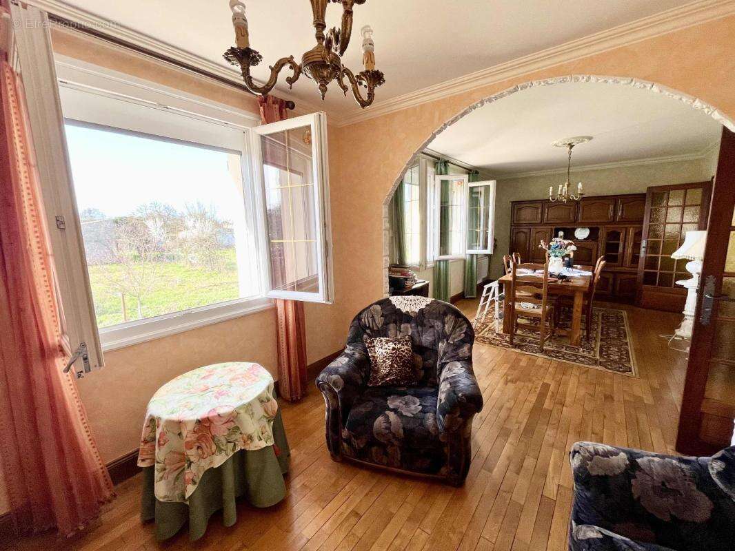 Maison à MAUPREVOIR